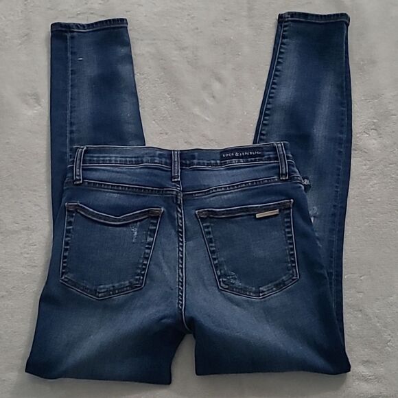Rock and Republic Women's 10 Dark Wash Denim Distressed Jeans Mid Rise Skinny - Picture 6 of 14